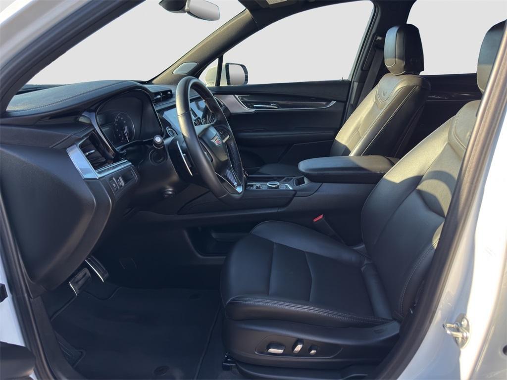 used 2024 Cadillac XT6 car, priced at $46,859