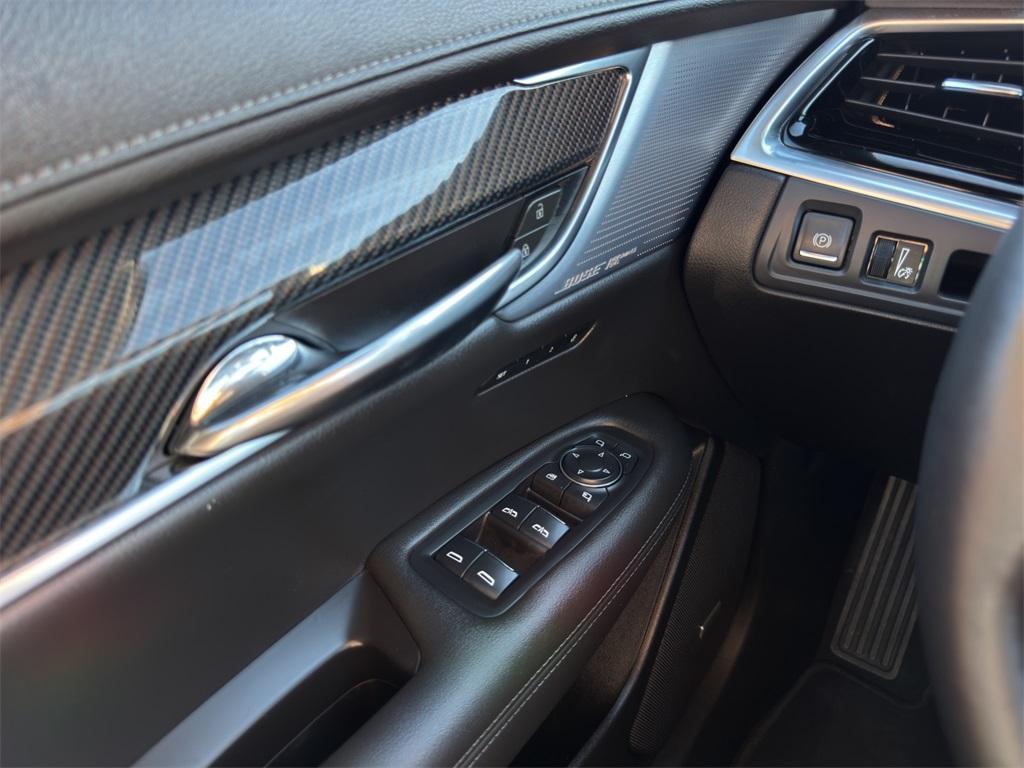 used 2024 Cadillac XT6 car, priced at $46,859