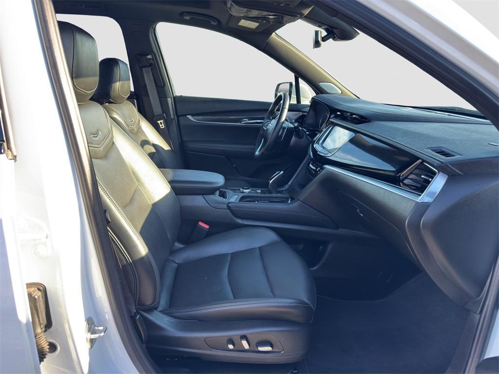 used 2024 Cadillac XT6 car, priced at $46,859