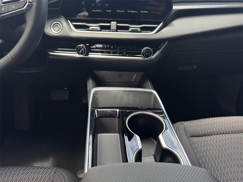 used 2025 Chevrolet Equinox car, priced at $27,292