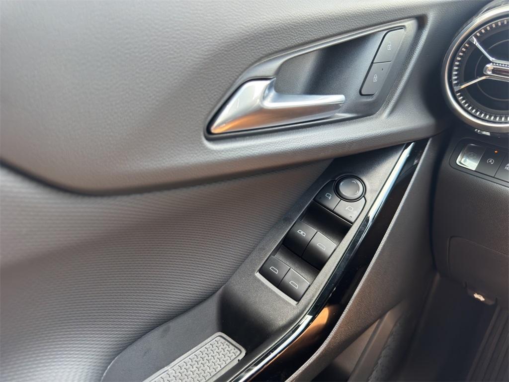 used 2025 Chevrolet Equinox car, priced at $27,292
