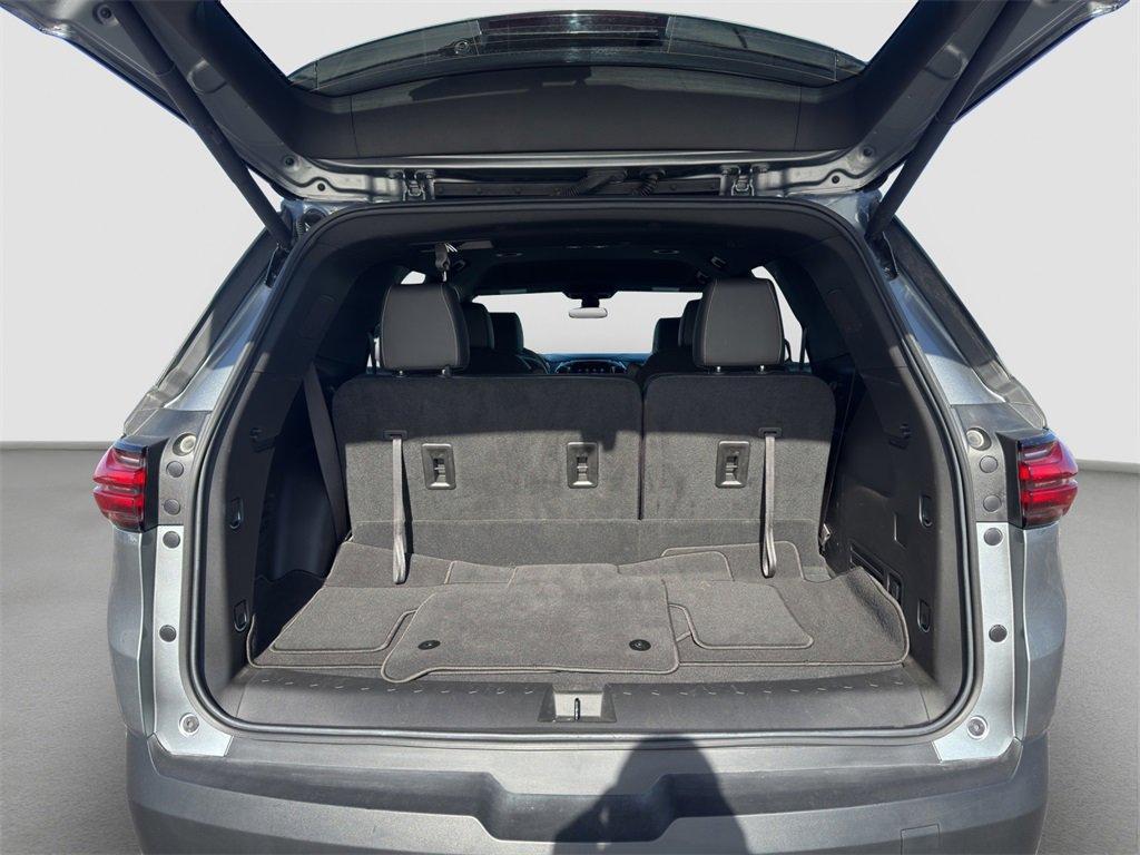 used 2023 Chevrolet Traverse car, priced at $34,288
