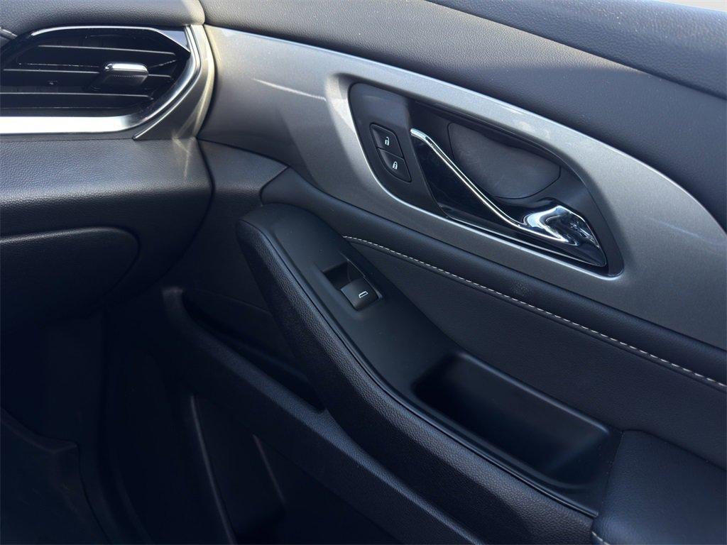 used 2023 Chevrolet Traverse car, priced at $34,288