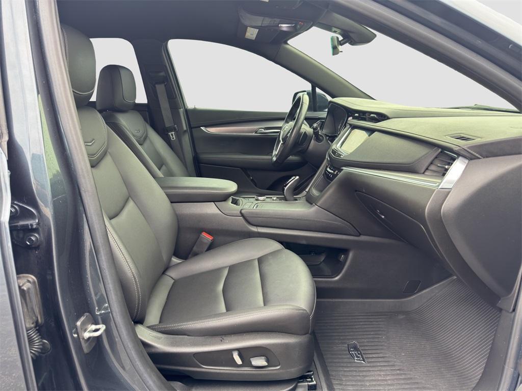 used 2020 Cadillac XT5 car, priced at $22,894