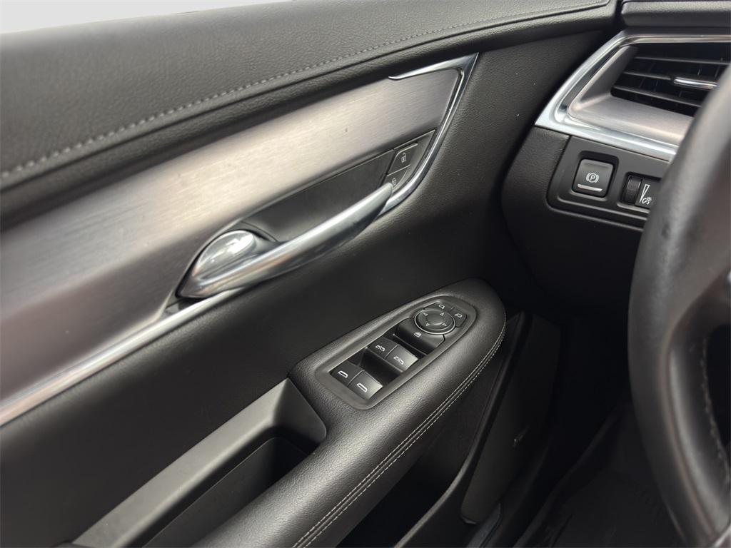 used 2020 Cadillac XT5 car, priced at $22,894