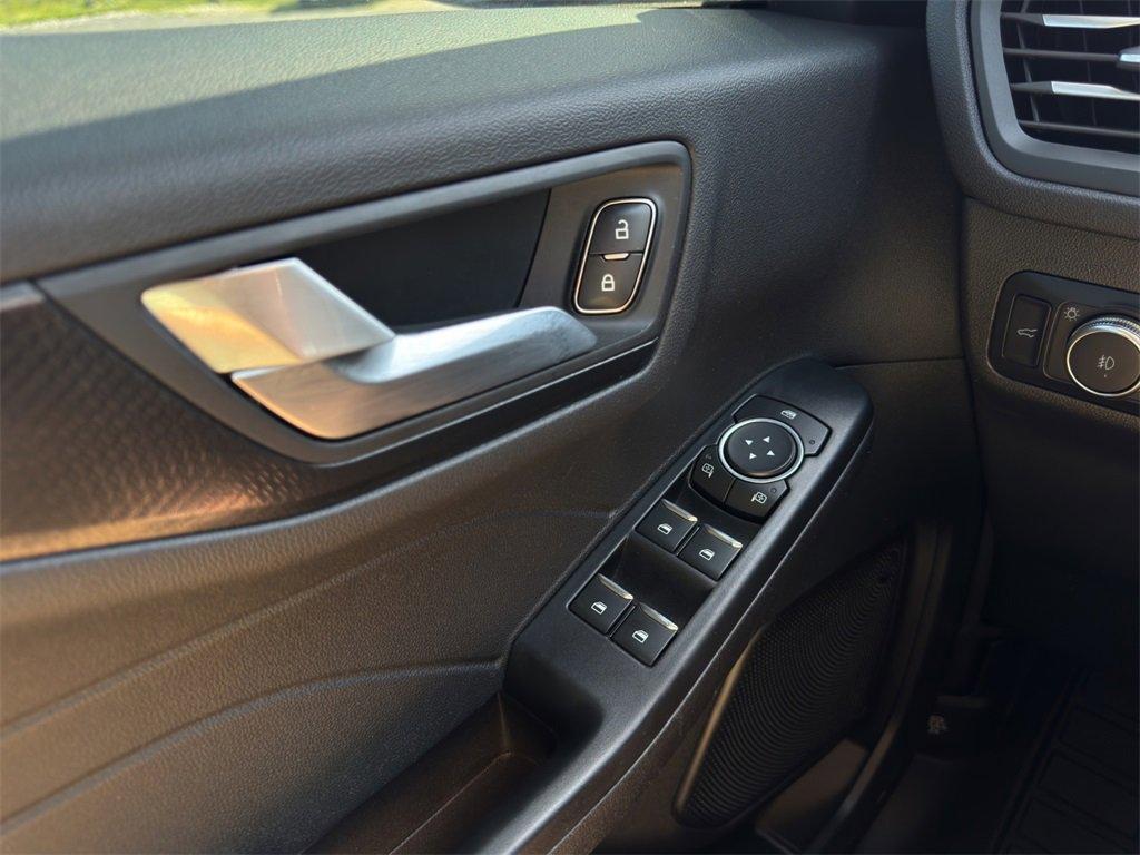 used 2022 Ford Escape car, priced at $24,162