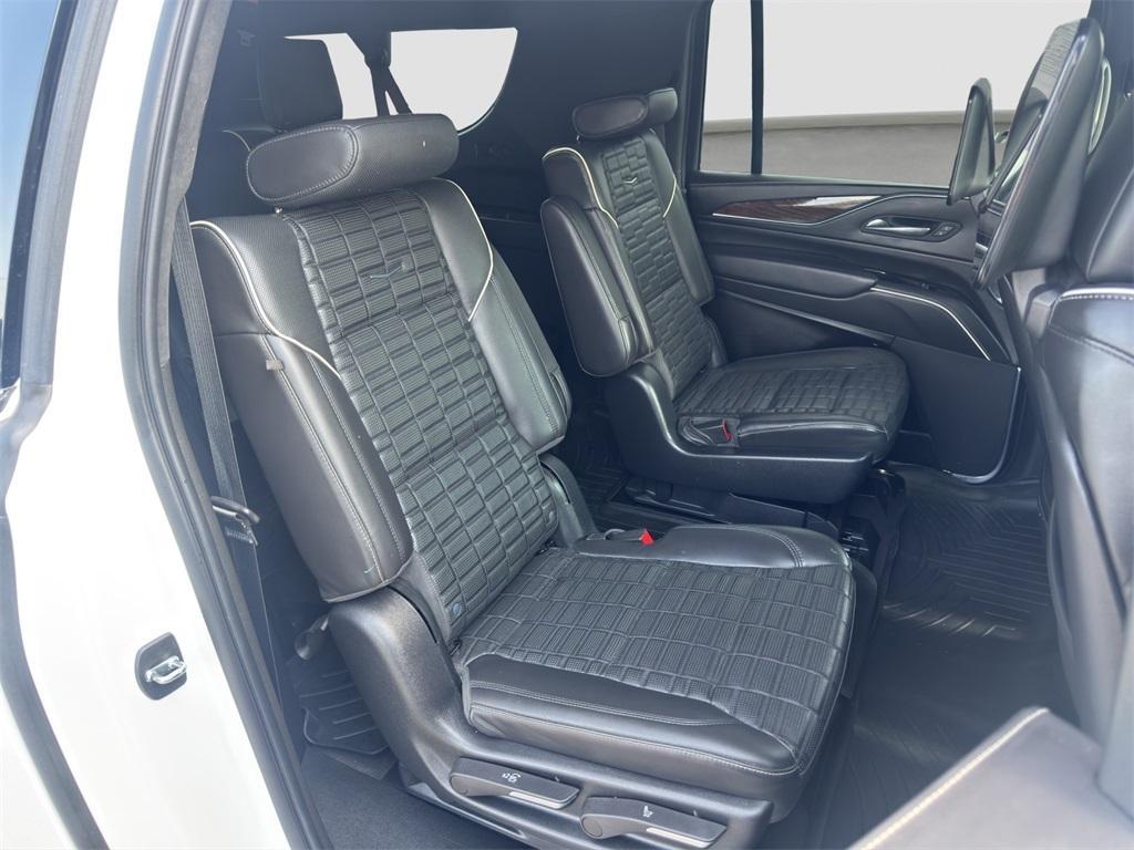 used 2022 Cadillac Escalade ESV car, priced at $58,995