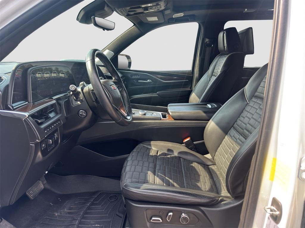 used 2022 Cadillac Escalade ESV car, priced at $58,995