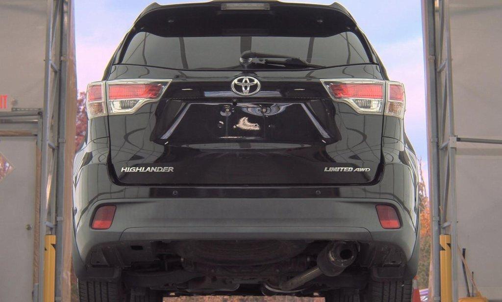 used 2015 Toyota Highlander car, priced at $21,572