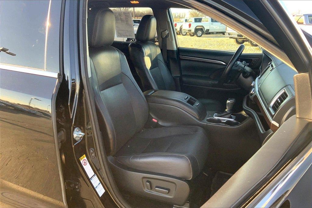 used 2015 Toyota Highlander car, priced at $18,911