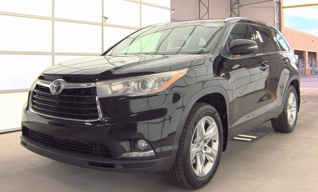 used 2015 Toyota Highlander car, priced at $21,572