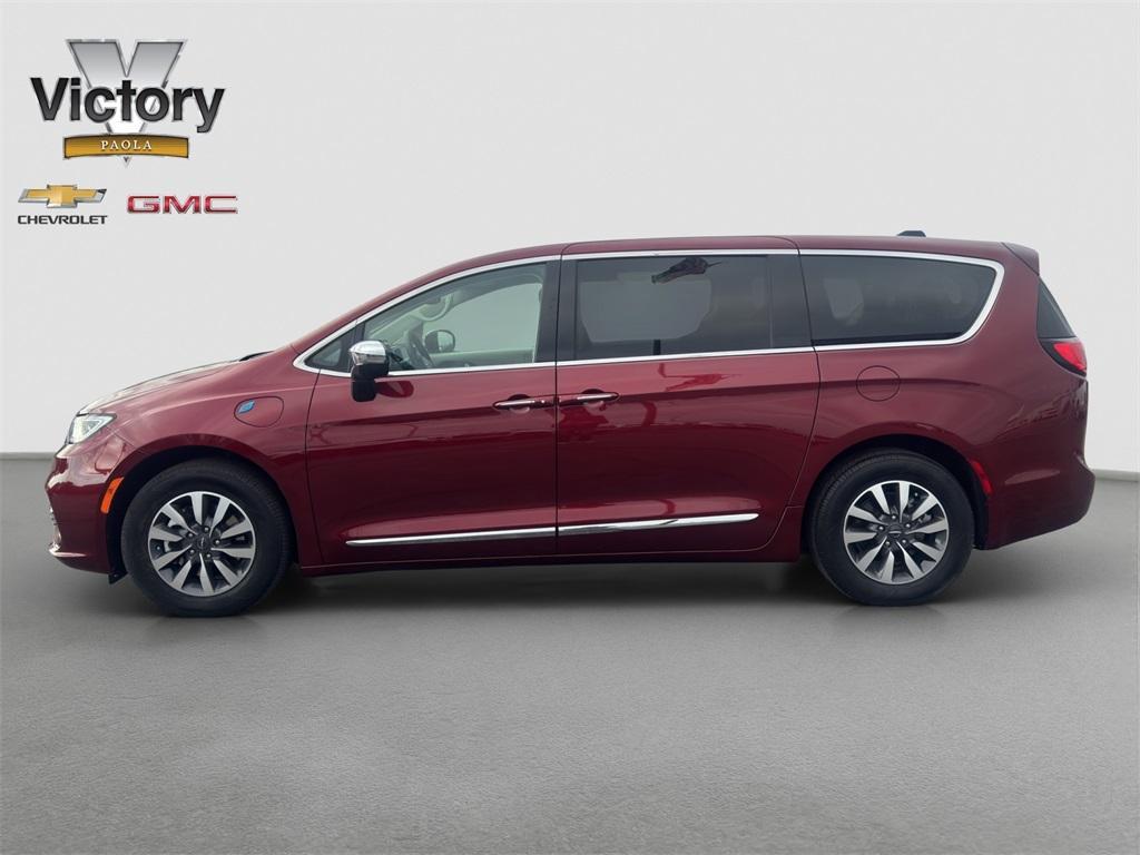 used 2023 Chrysler Pacifica Hybrid car, priced at $32,602