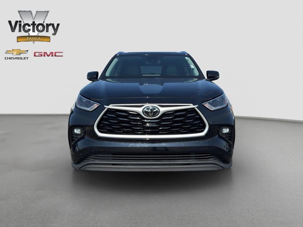 used 2021 Toyota Highlander car, priced at $35,369