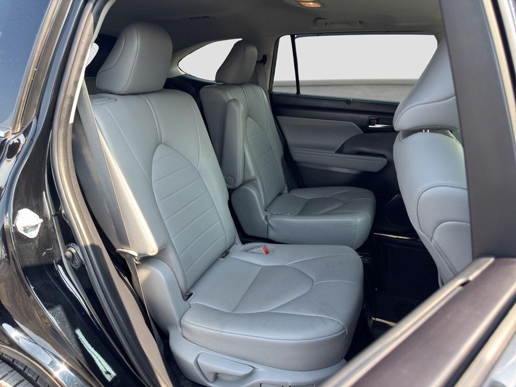 used 2021 Toyota Highlander car, priced at $35,369