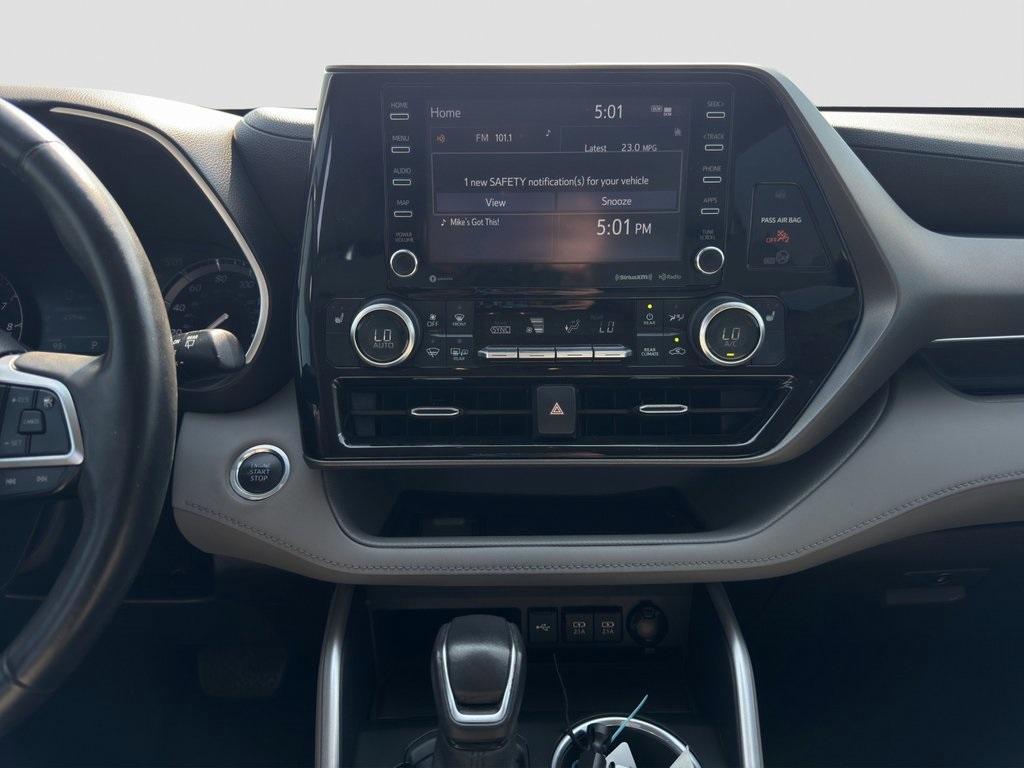 used 2021 Toyota Highlander car, priced at $35,369