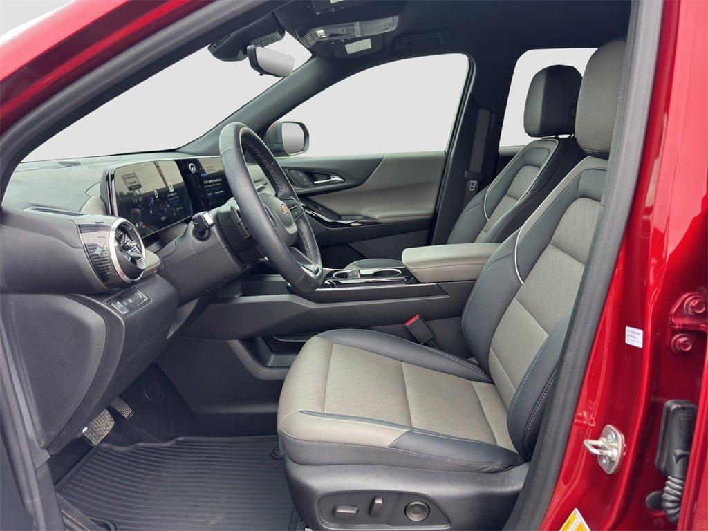 used 2025 Chevrolet Equinox car, priced at $23,934