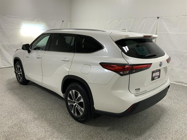 used 2021 Toyota Highlander Hybrid car, priced at $33,990