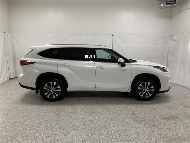 used 2021 Toyota Highlander Hybrid car, priced at $33,990