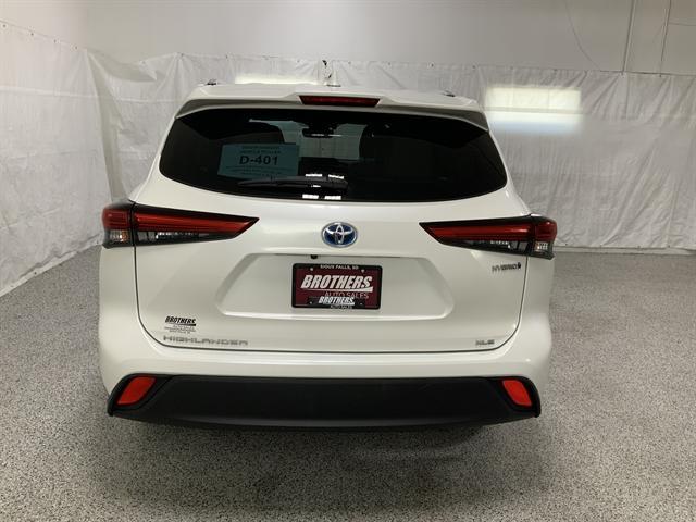 used 2021 Toyota Highlander Hybrid car, priced at $33,990