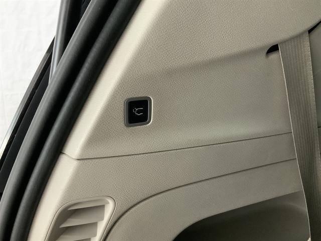 used 2023 Chrysler Pacifica car, priced at $28,490