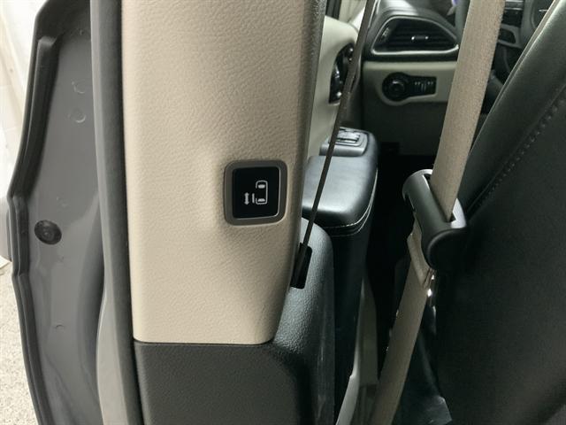 used 2023 Chrysler Pacifica car, priced at $28,490