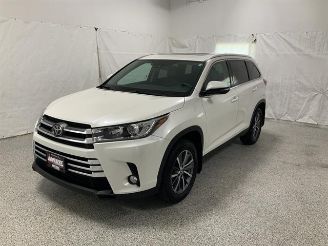 used 2019 Toyota Highlander car, priced at $27,990