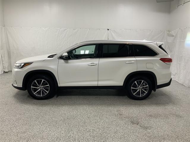 used 2019 Toyota Highlander car, priced at $27,990