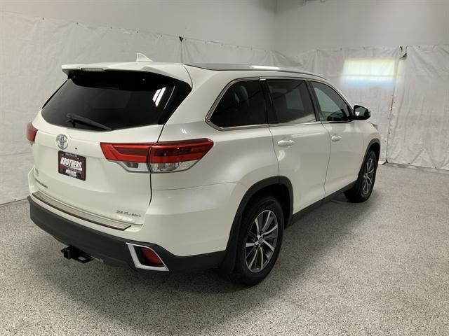 used 2019 Toyota Highlander car, priced at $27,990