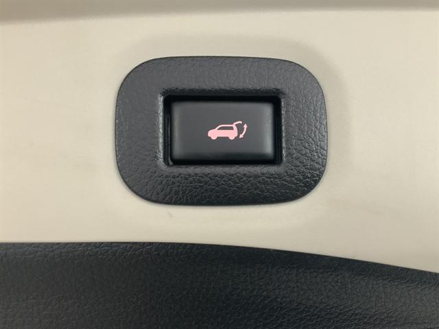 used 2018 Nissan Rogue car, priced at $15,990