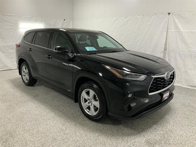 used 2021 Toyota Highlander Hybrid car, priced at $30,490