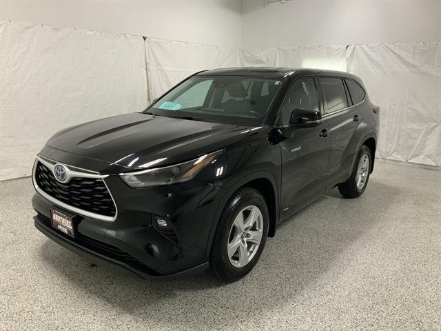 used 2021 Toyota Highlander Hybrid car, priced at $30,490