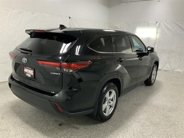 used 2021 Toyota Highlander Hybrid car, priced at $30,490