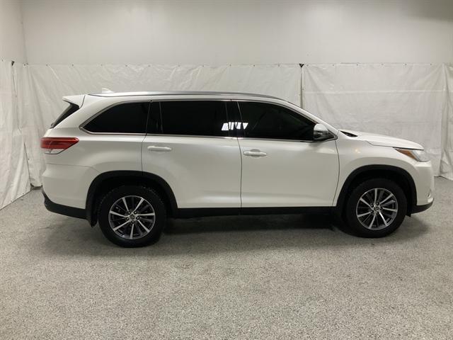 used 2019 Toyota Highlander car, priced at $27,490