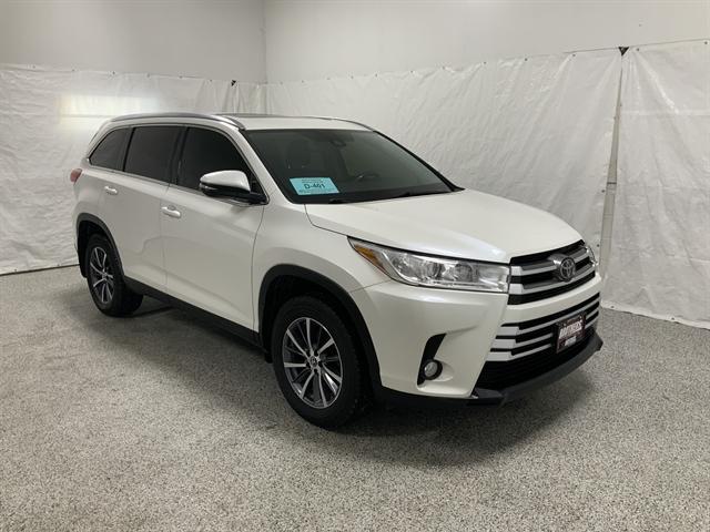 used 2019 Toyota Highlander car, priced at $27,490