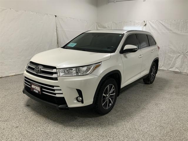 used 2019 Toyota Highlander car, priced at $27,490