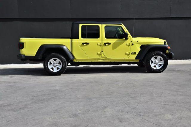 used 2023 Jeep Gladiator car, priced at $18,980