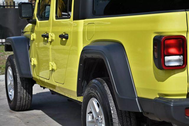 used 2023 Jeep Gladiator car, priced at $18,980