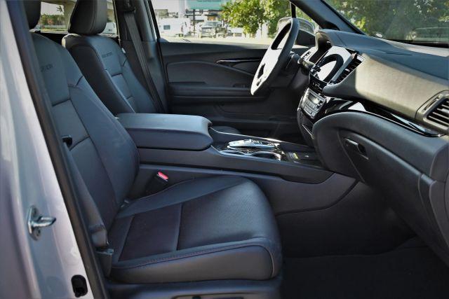 used 2025 Honda Passport car, priced at $18,980