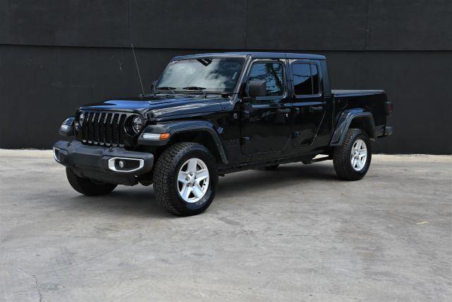 used 2022 Jeep Gladiator car, priced at $17,980