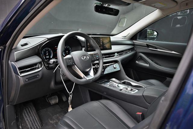 used 2025 INFINITI QX60 car, priced at $18,800