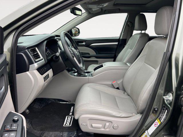 used 2014 Toyota Highlander car, priced at $15,488