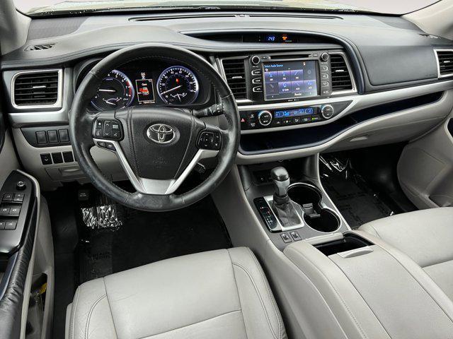 used 2014 Toyota Highlander car, priced at $15,488