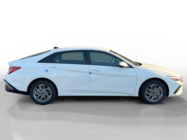 new 2025 Hyundai Elantra HEV car, priced at $26,710