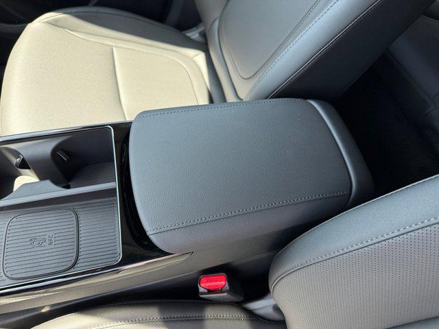 new 2025 Hyundai TUCSON Hybrid car, priced at $38,055
