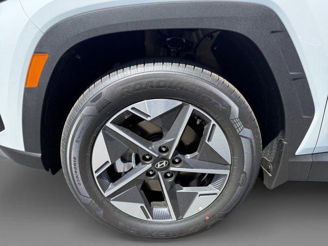 new 2025 Hyundai TUCSON Hybrid car, priced at $39,060