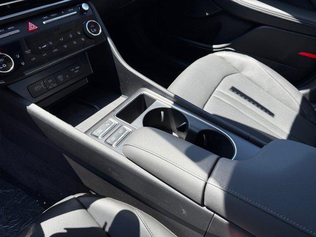 new 2025 Hyundai Sonata Hybrid car, priced at $39,683