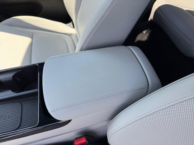used 2025 Hyundai TUCSON Hybrid car, priced at $38,889