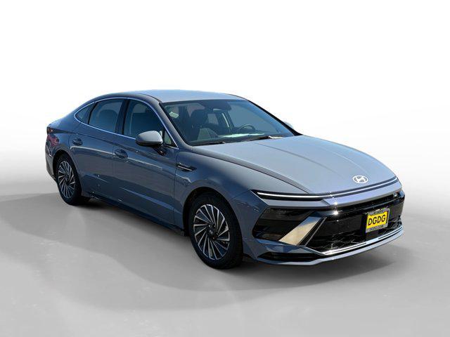 new 2025 Hyundai Sonata Hybrid car, priced at $32,710