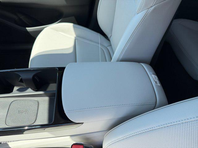 new 2025 Hyundai TUCSON Hybrid car, priced at $43,560