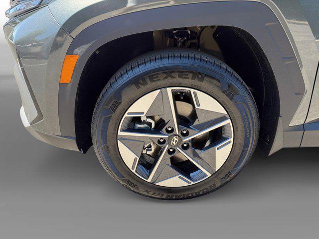 new 2025 Hyundai TUCSON Hybrid car, priced at $38,060